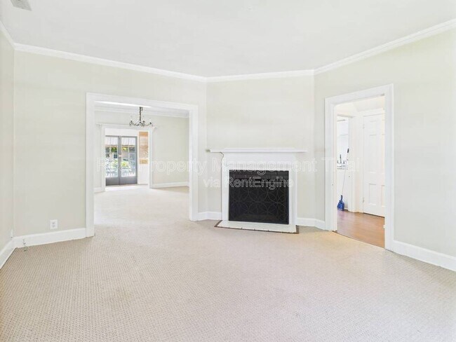 Building Photo - 217 Palen Ave