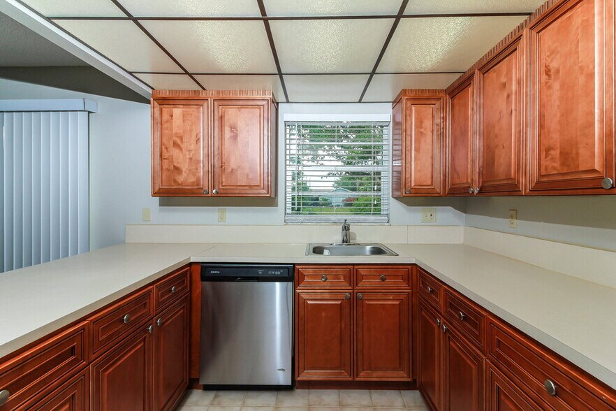 Building Photo - 138 Dove Cir