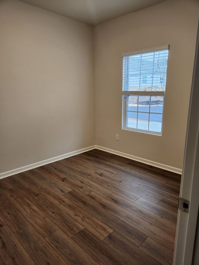 Building Photo - Brand-New Townhome for Rent!