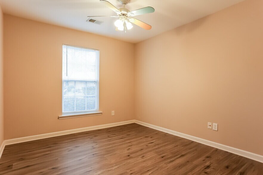 Building Photo - 357 Hunterian Pl