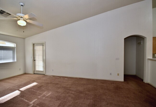 Building Photo - COZY 2 BED 2 BATH CONDO ON 2ND FLOOR AT PA...