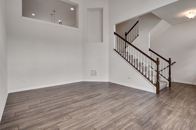 Building Photo - 2923 Madison Dr