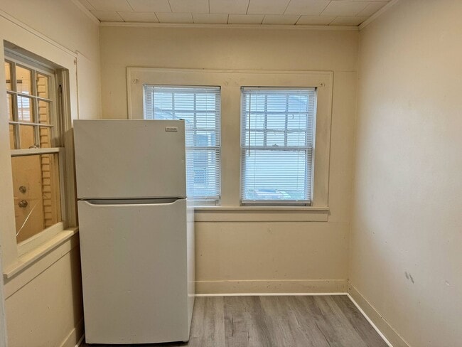 Building Photo - 1818 Collins Ave