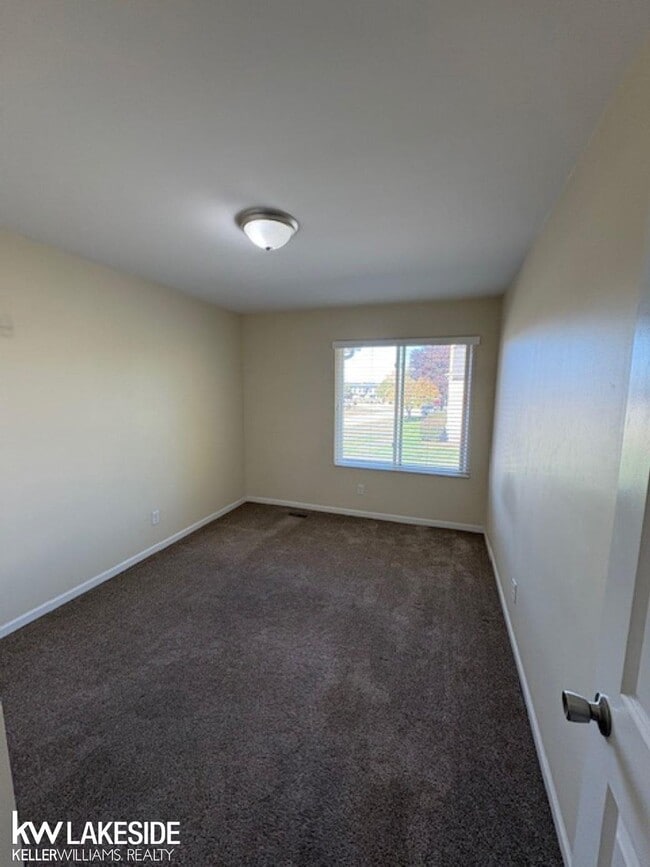 Building Photo - 14231 Ivanhoe Dr