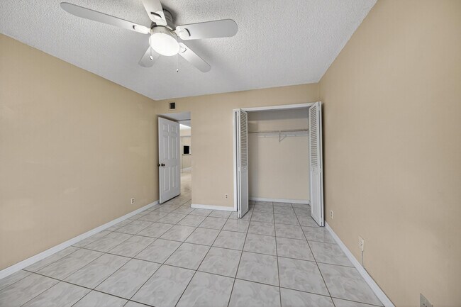 Building Photo - 147 Deer Creek Blvd