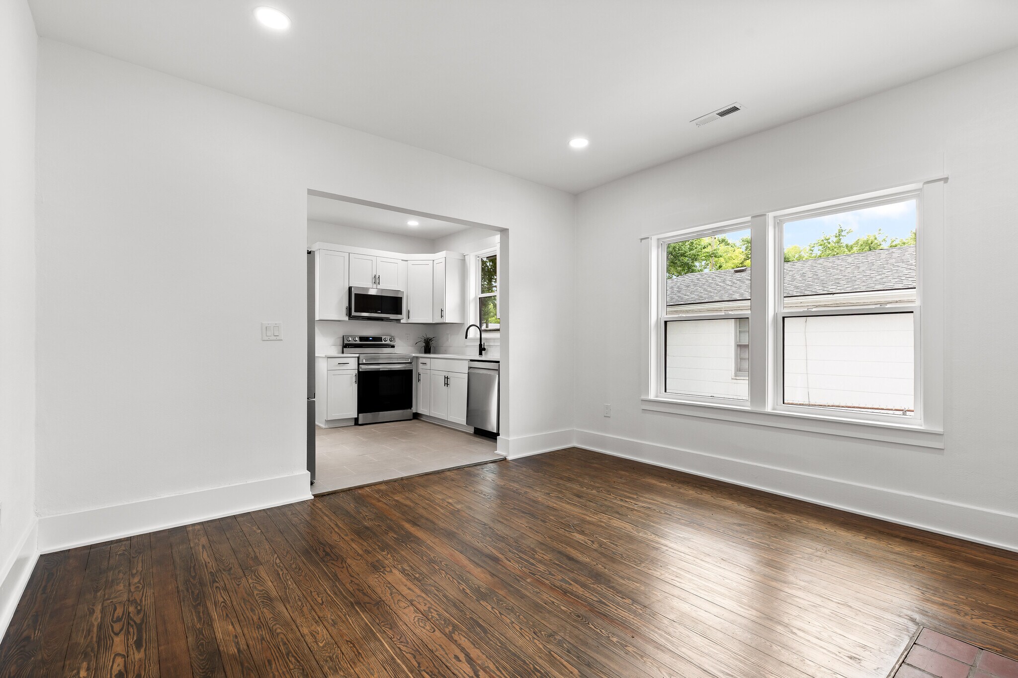 Building Photo - 1308 S Lyerly St