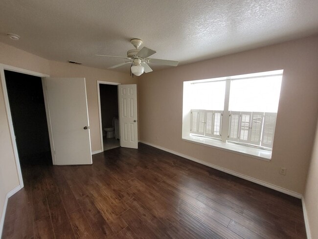 Building Photo - WYKEHAM CONDOS