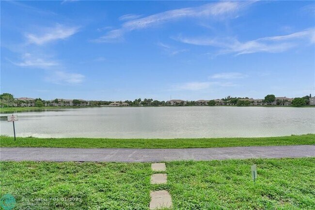 Building Photo - 5041 Wiles Rd