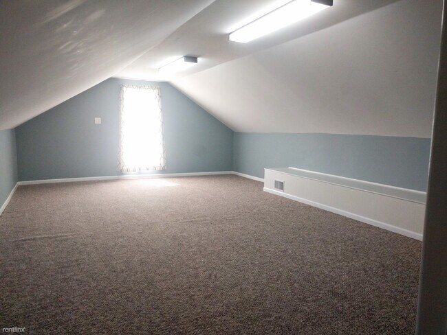 Building Photo - 3 br, 1 bath House - 12129 Bell Rd