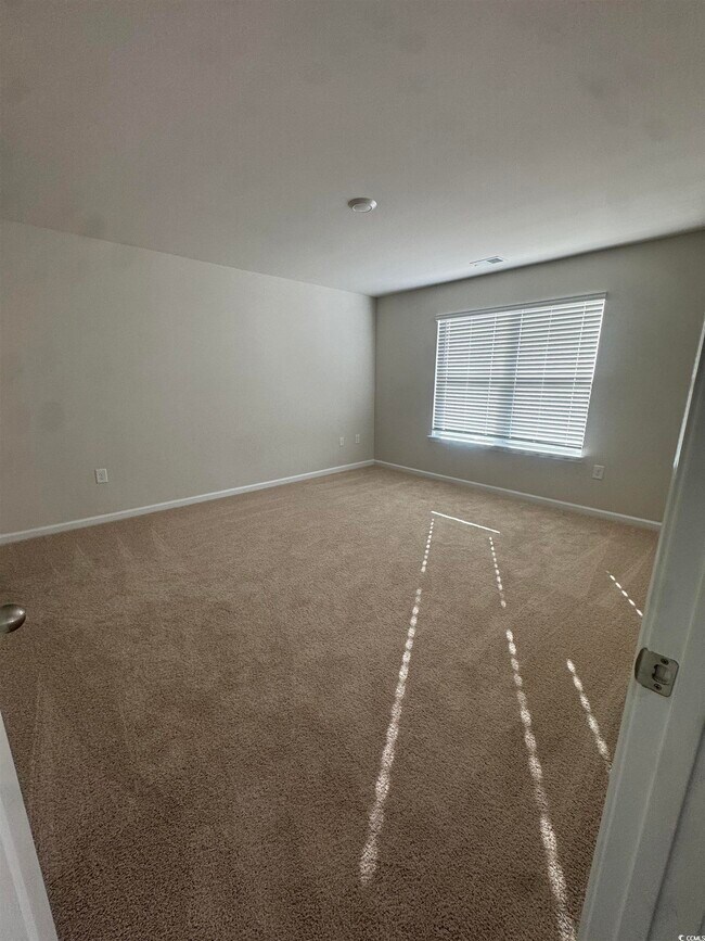 Building Photo - 390 Acosta Cir