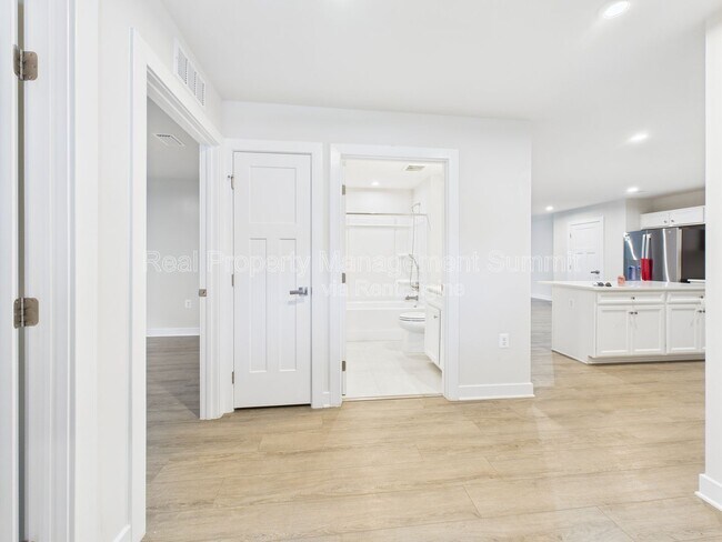 Building Photo - 4711 Hardwell St