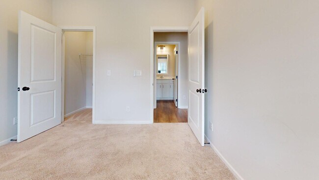 Building Photo - 632 Shropshire Dr