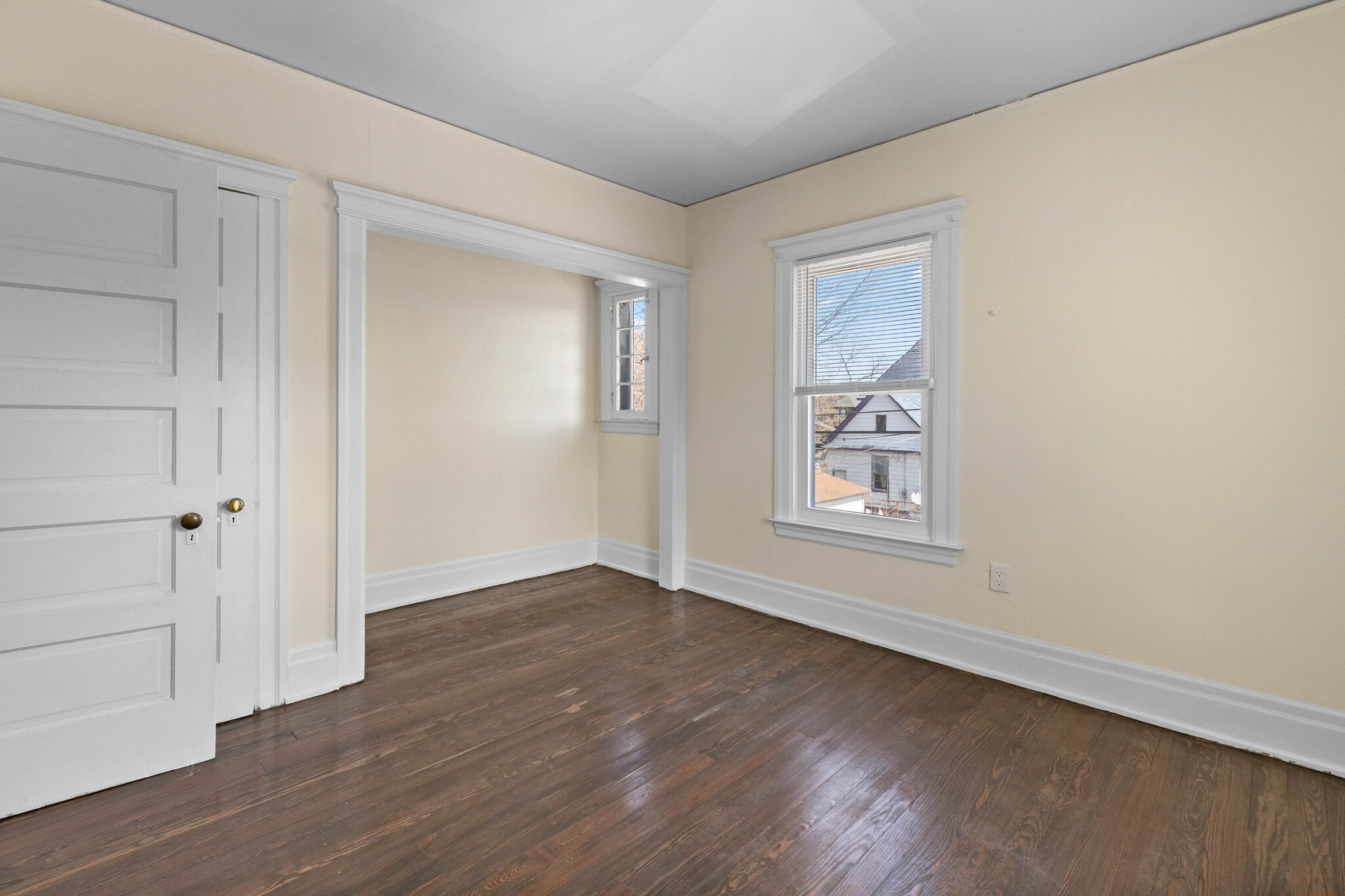 Building Photo - 7407 E Vernor Hwy
