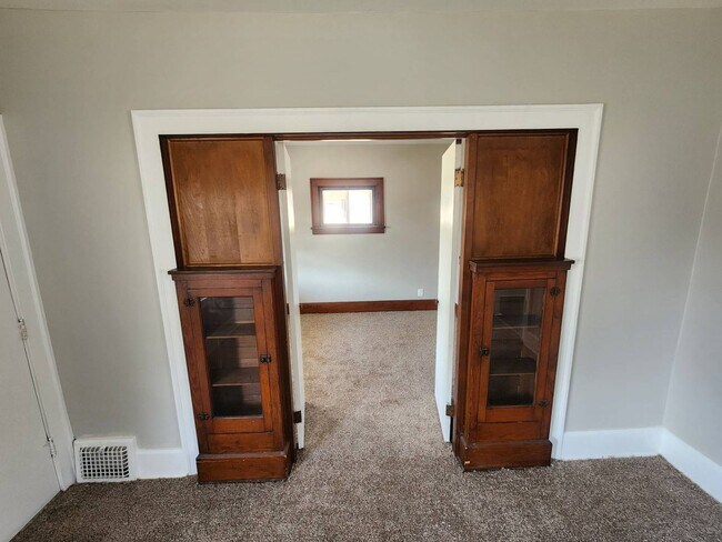 Building Photo - 2793 E 125th St