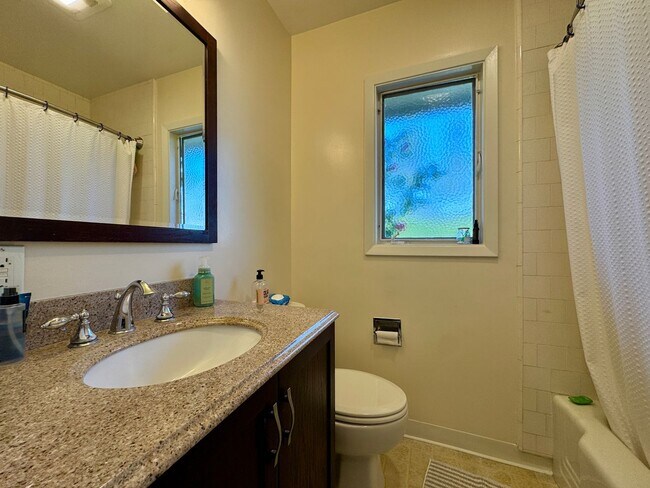 Building Photo - Furnished One Bathroom, One Bathroom Located in Rear of San Marino House (No Kitchen Included)