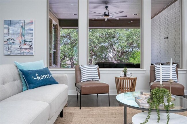 Building Photo - 16121 Golden Top Dr