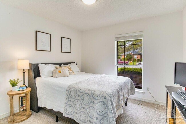 Building Photo - 5217 Choctaw Ave