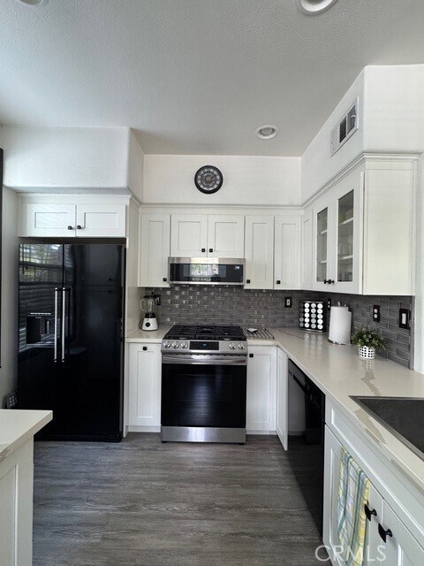 Building Photo - 24116 Victoria Ln