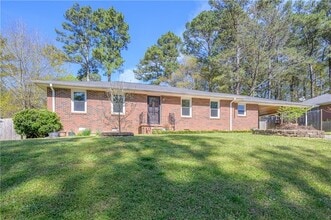 Building Photo - 878 Parkway Dr