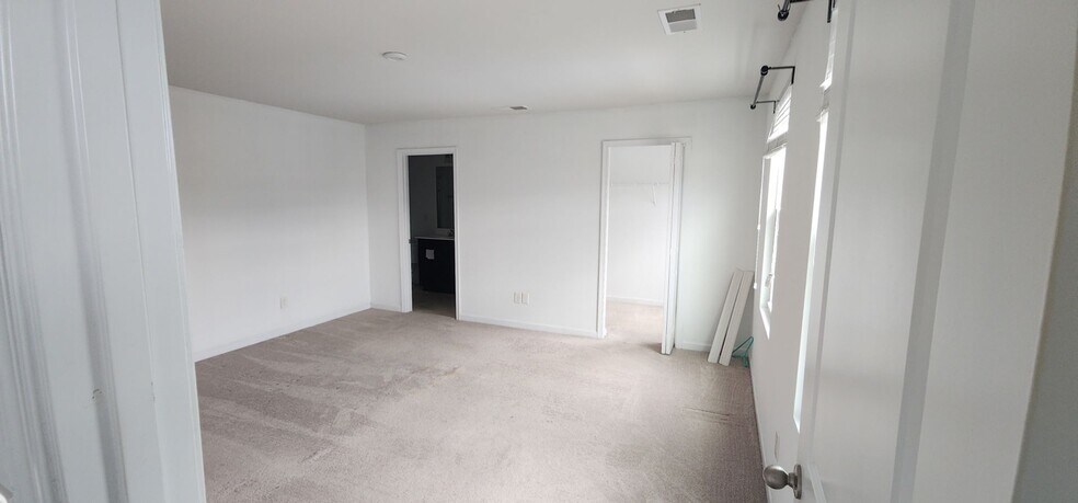 Building Photo - 612 Scribes Ln