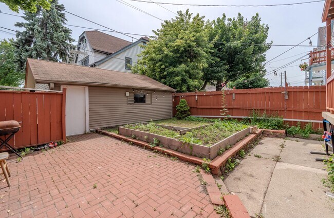 Building Photo - 3107 S 12th St