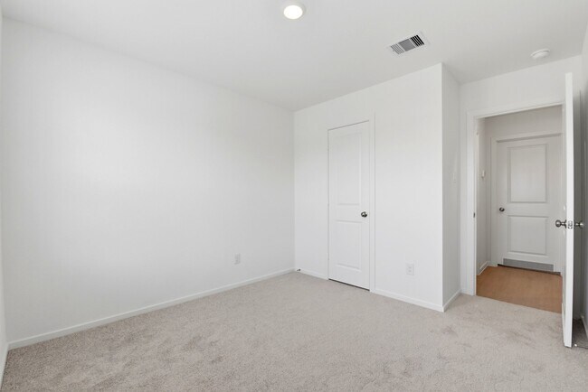 Building Photo - 26815 Rosebay Wds Dr