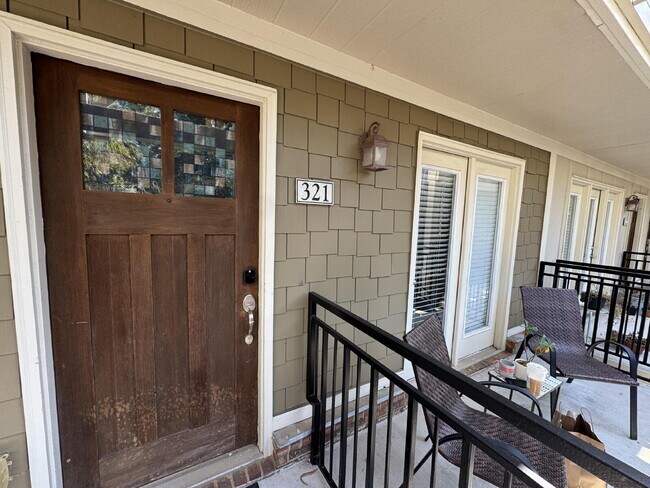 Building Photo - 2 Bedroom available near CU - Students and Families Welcome