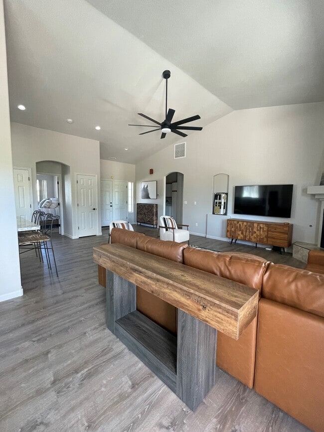 Building Photo - 5675 Hole in 1 Dr