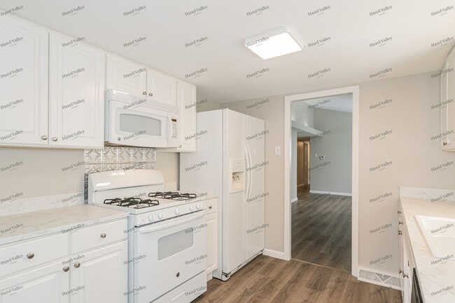 Building Photo - 11740 Fawnvalley Dr