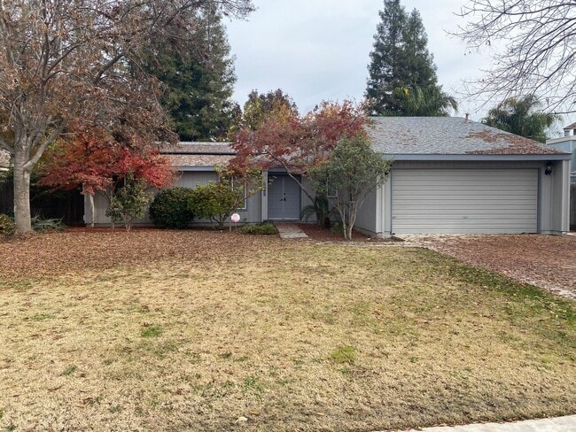 Building Photo - Cute home for rent in Visalia!