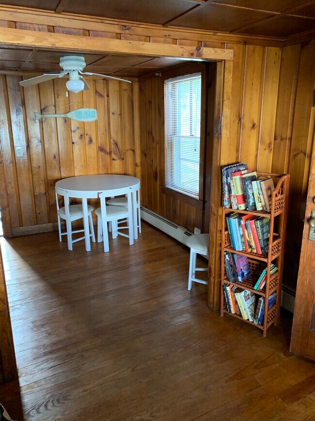 Dinning area - 96 King Philip Ave