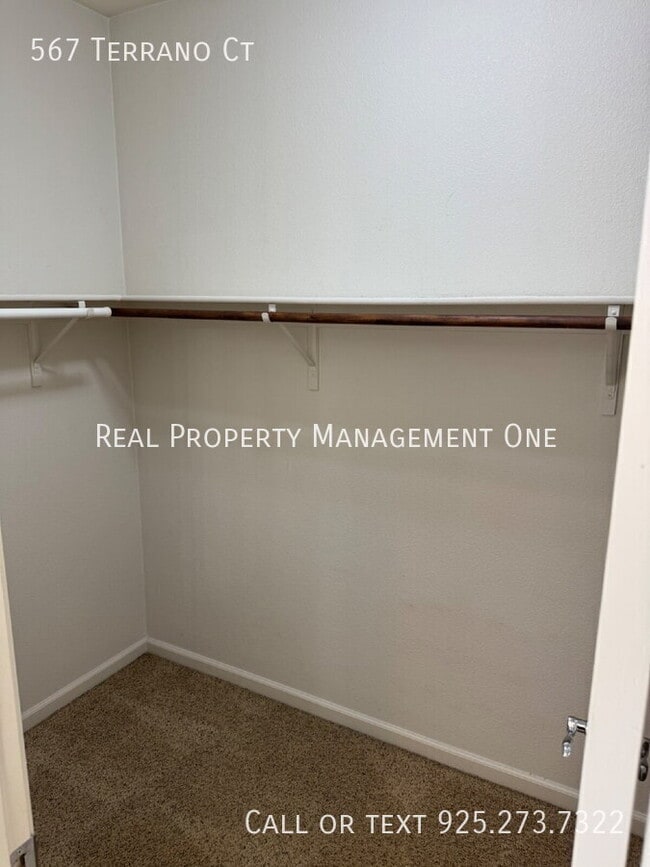 Building Photo - 567 Terrano Ct