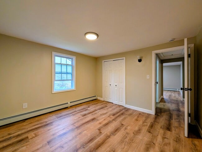 Building Photo - 2529 Main St