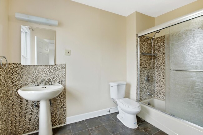 Building Photo - 237 Grove St