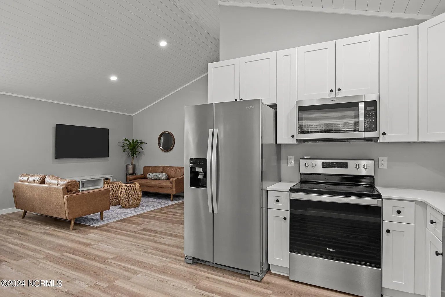 Building Photo - 148 Long Pond Lp