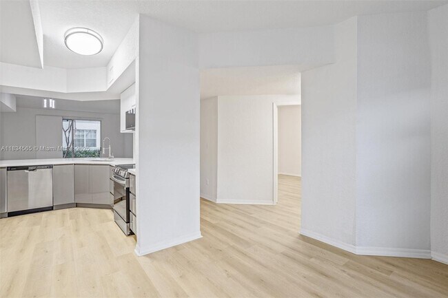 Building Photo - 775 SW 148th Ave