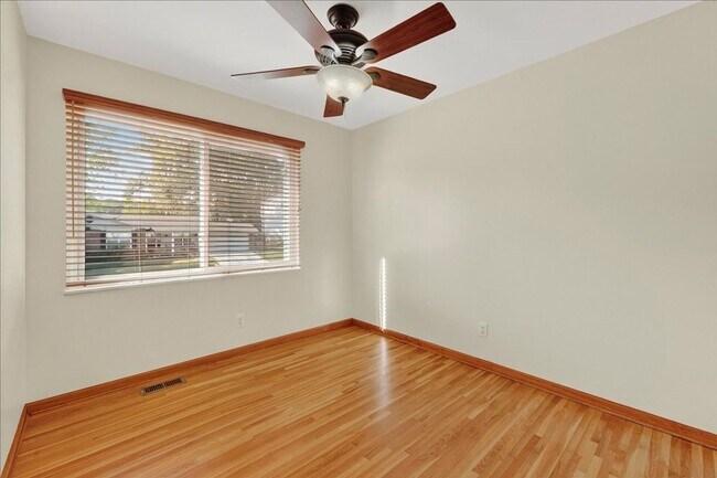 Building Photo - Step inside to experience the charm!