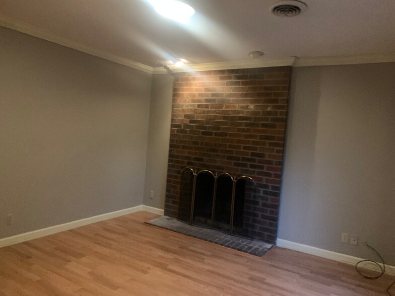 Building Photo - 121 Arcadia Ln