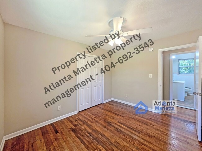 Building Photo - Charming Renovated Ranch on Private Wooded...