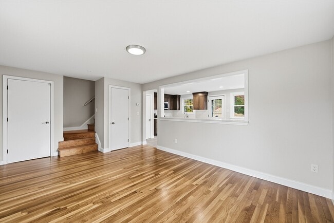 Building Photo - 4 Sandberg Rd