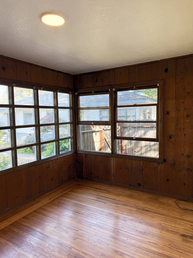 Building Photo - 1 Bed, 1 Bath in Glen Ellen