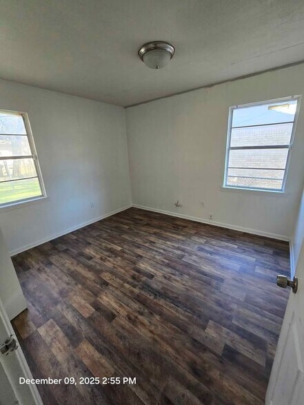 Building Photo - 617 S 1st St