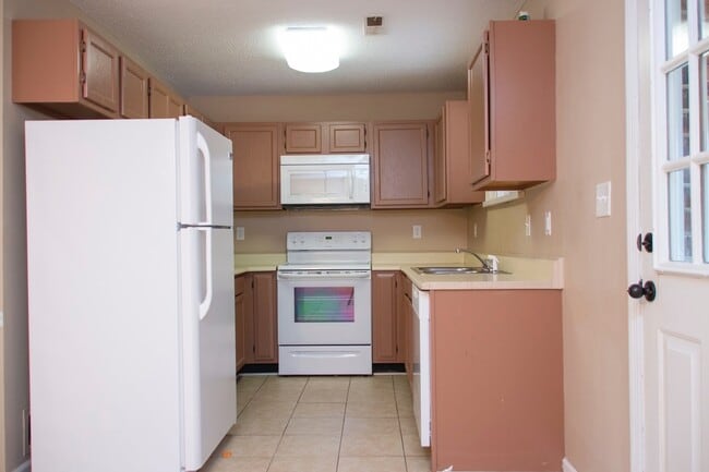 Building Photo - Half off first month rent move in special!