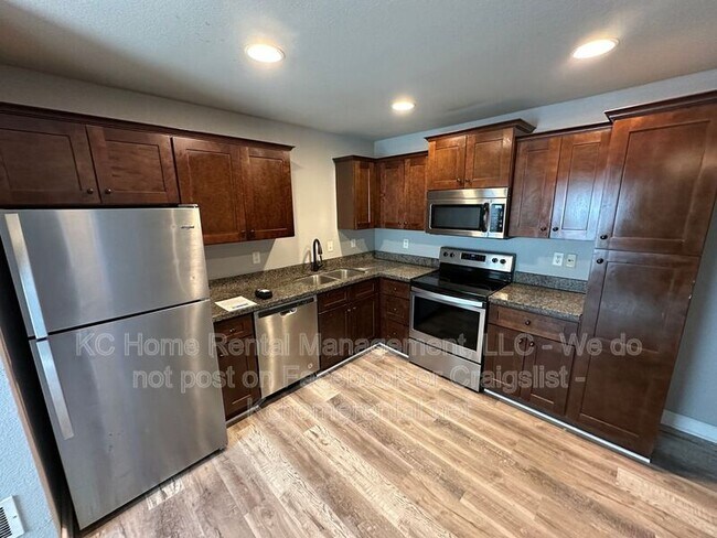 Building Photo - 10536 Kane Dr