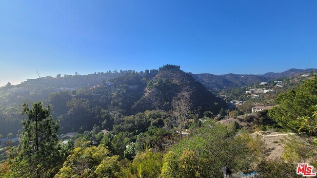 Building Photo - 1357 Beverly Estate Dr