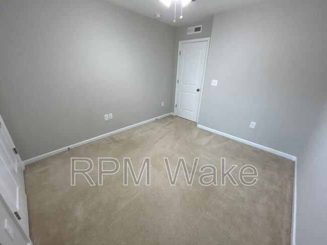 Building Photo - 217 Gulley Glen Dr