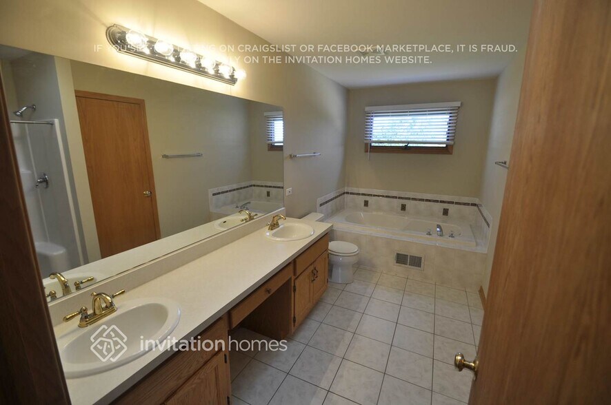 Building Photo - 25211 Monroe Ct