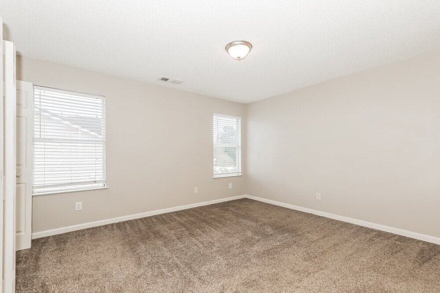 Building Photo - 1607 Thornwick Trace