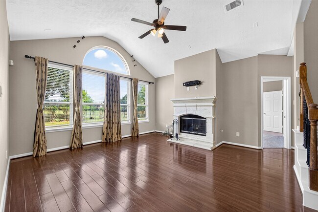 Building Photo - 4507 Lakefront Terrace Dr