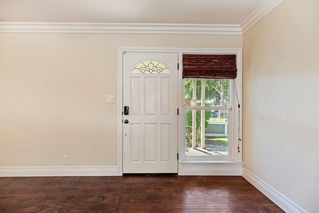 Building Photo - Stunning Riverside Home for Rent- Solar, E...